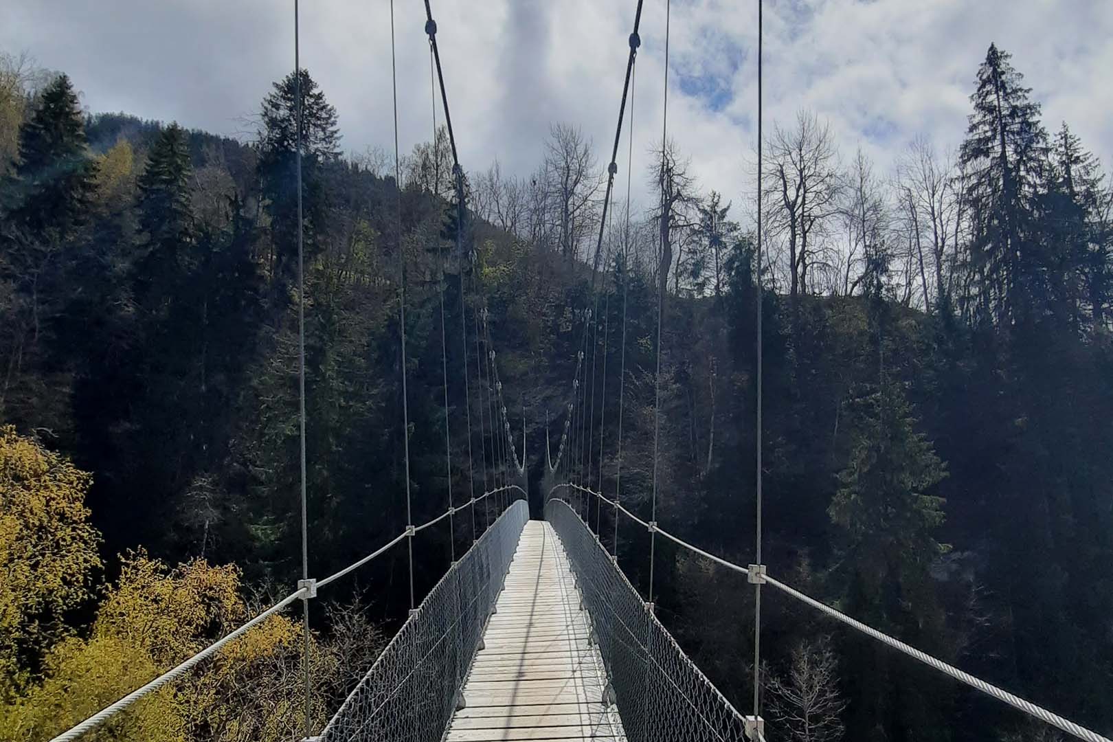 Hängebrücke Tersnaus-Camuns 